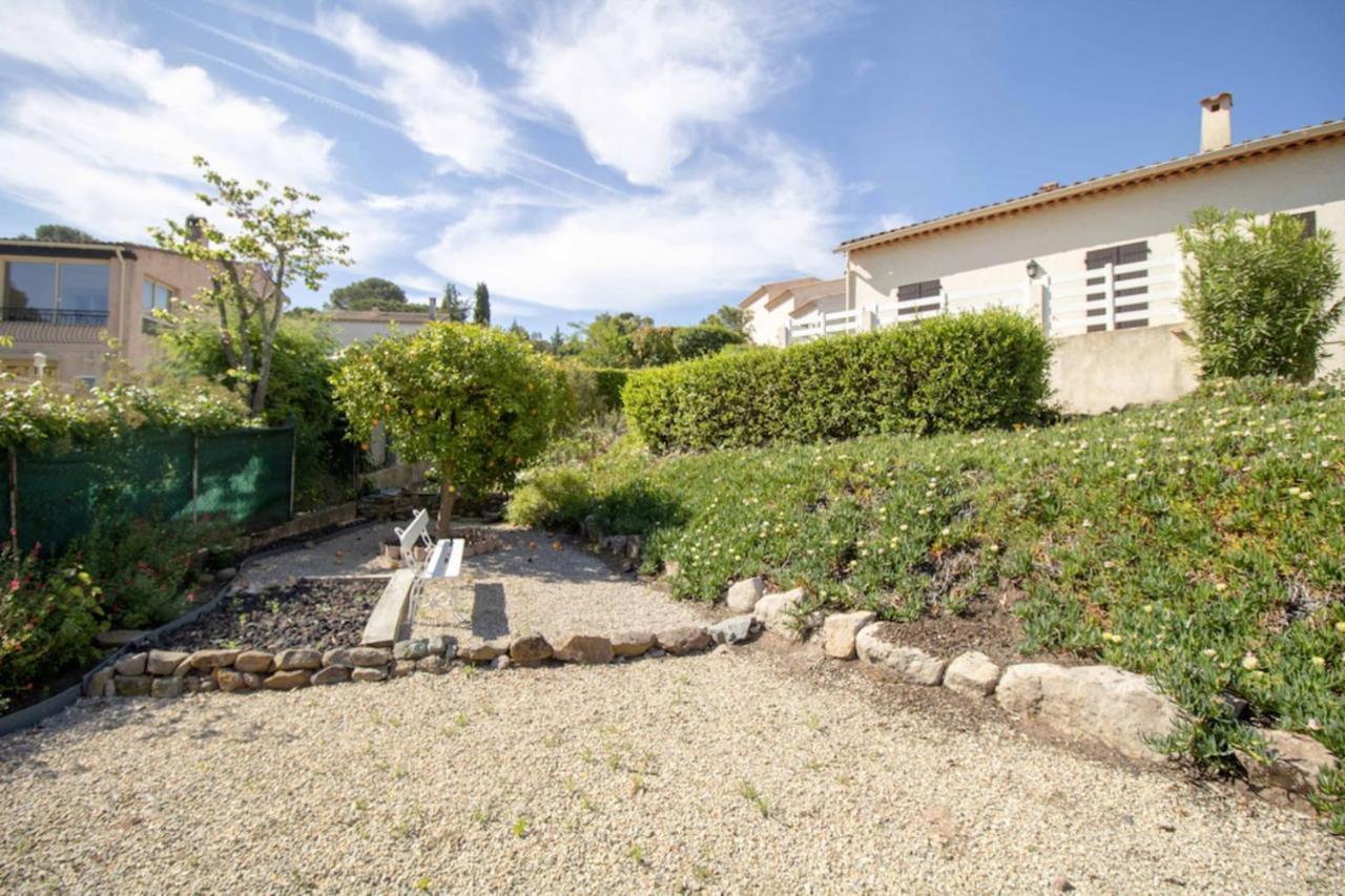 Large Spacious House In Fréjus Kültér fotó